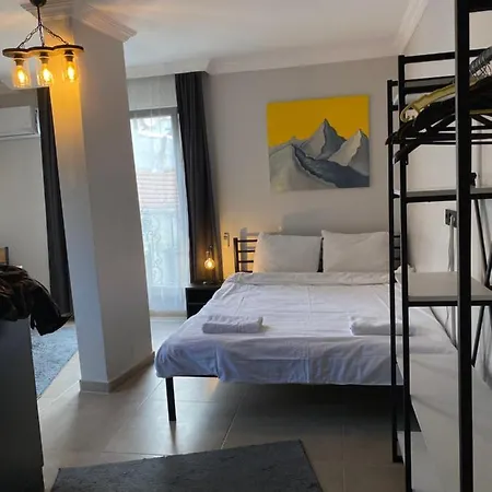 Street Apartment